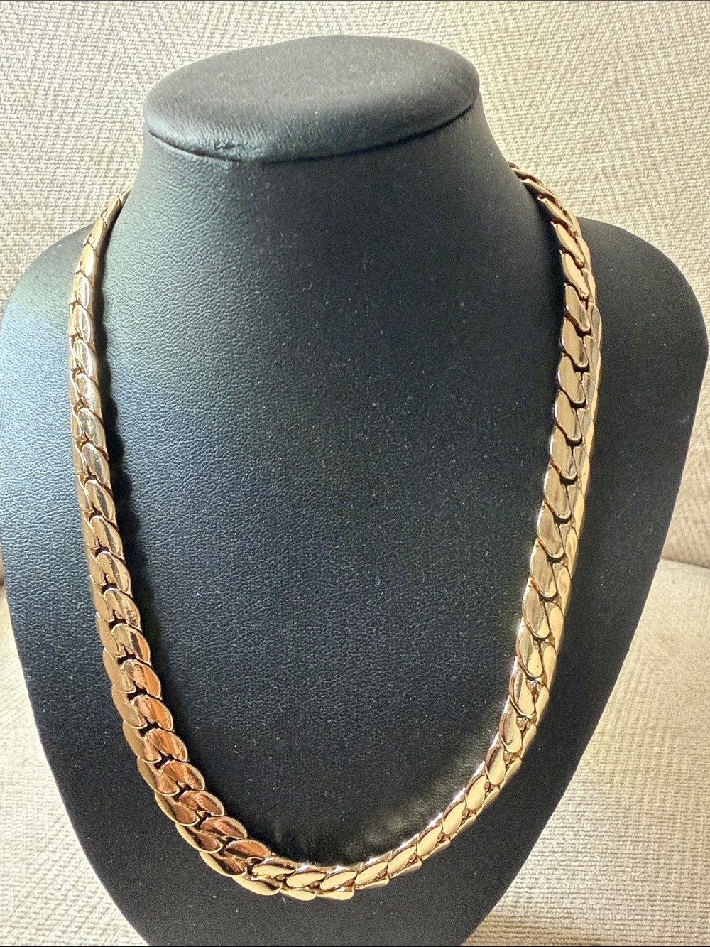 Gold Women's Chunky Link Necklace - Elegant Chain